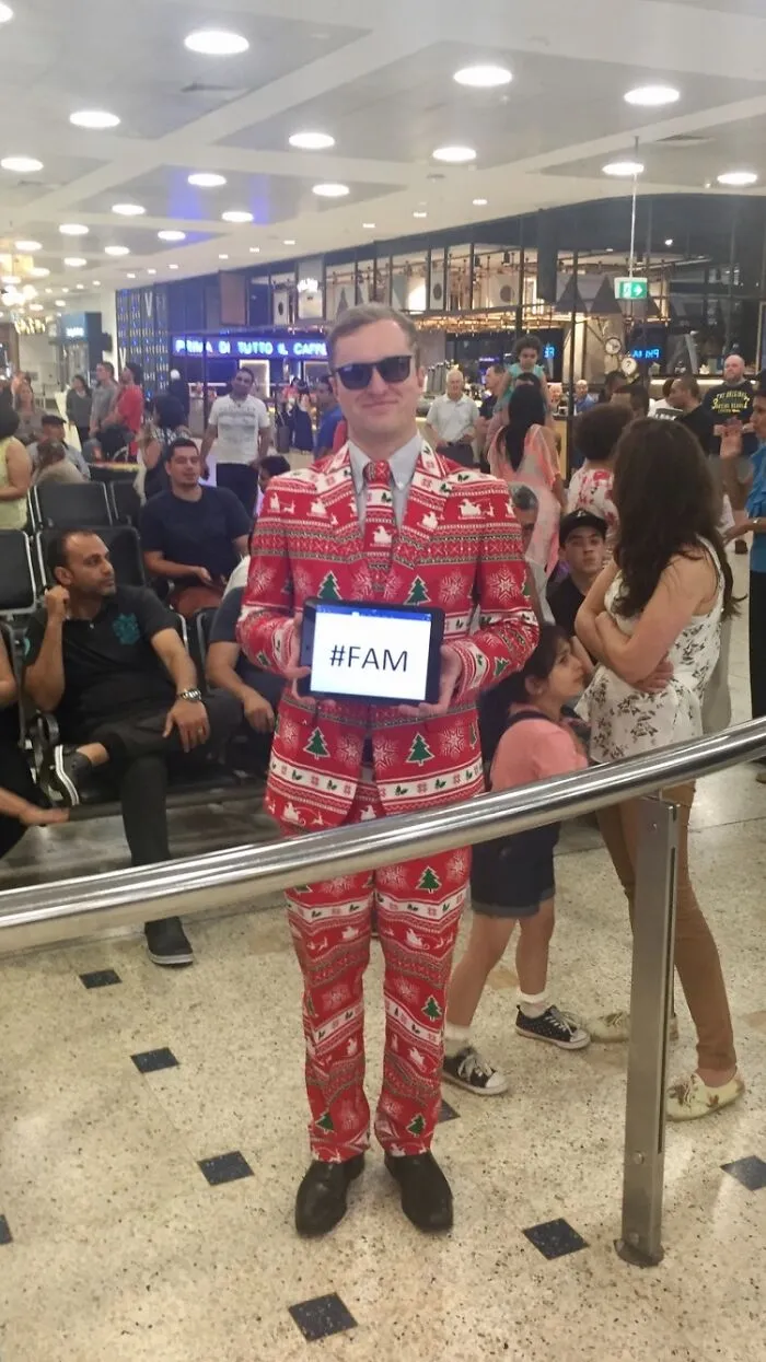 When Your Mate Says He'll Pick You Up From The Airport On Christmas Eve