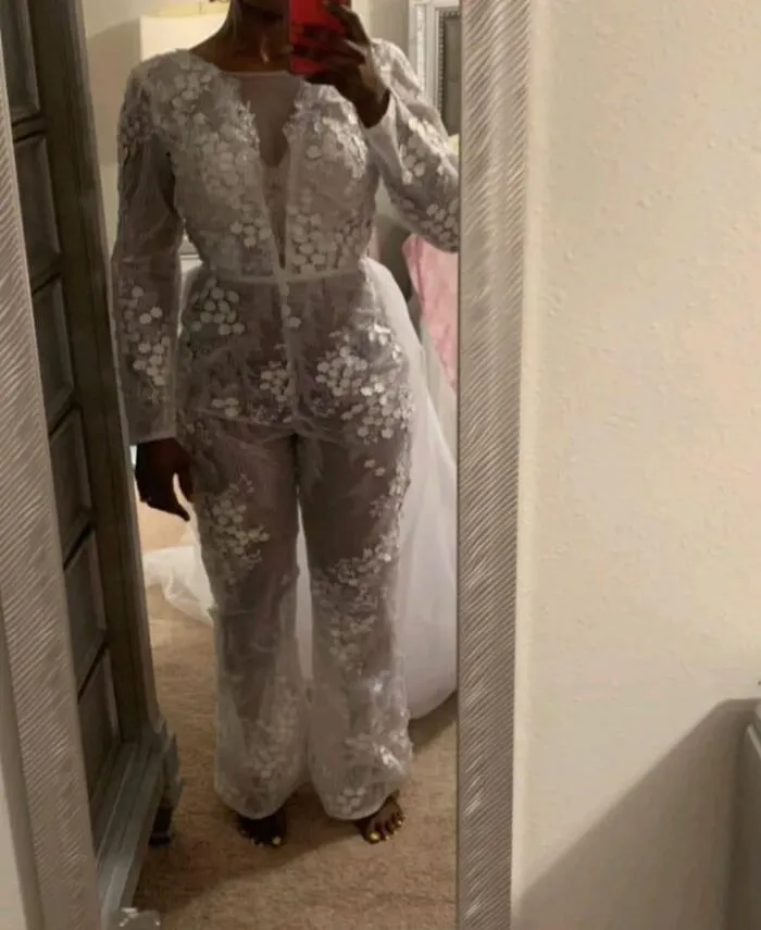  Lo encontré en Dhgate. Alguien realmente compró esta cosa. Y de alguna forma, se ve peor de lo que esperaba. No tengo palabras  