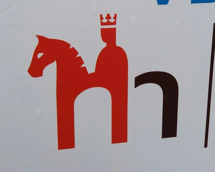 Este logotipo está sufriendo una terrible diarrea