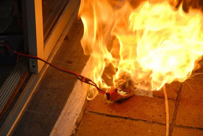 30 Life-Saving Tips To Remember In Times Of Crisis, According To Folks Online
