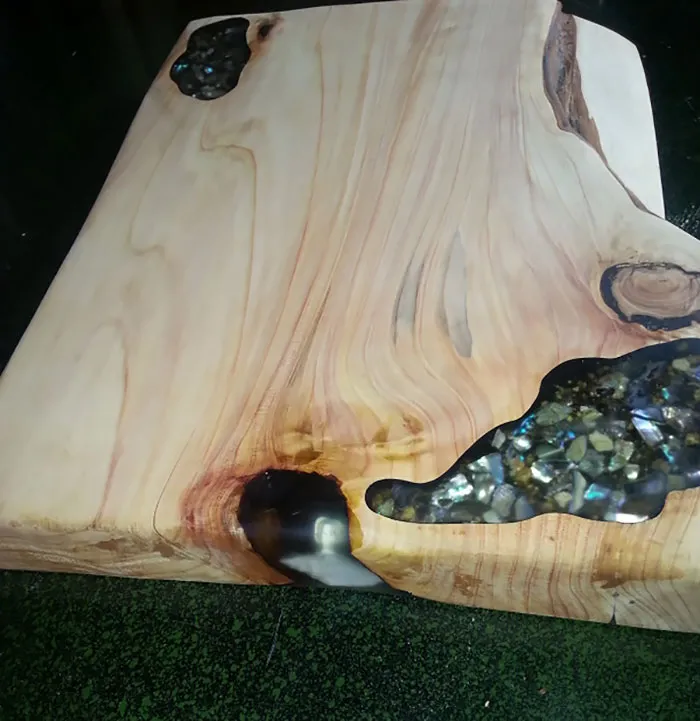 14 Ingenious Solutions For Cracked Tables To Be Filled With Seashells, Stones, And Starfish By Woodcraft By Design