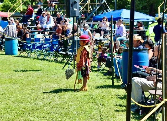 Powwow: 29 New Pictures Of Dancers And Their Beautiful Costumes