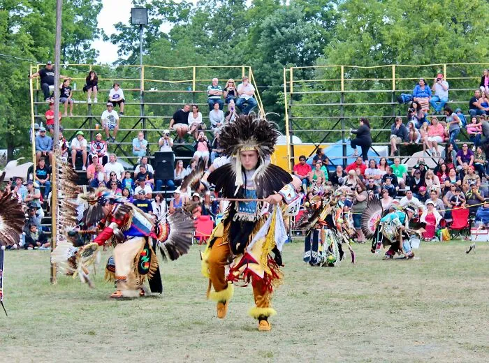 Powwow: 29 New Pictures Of Dancers And Their Beautiful Costumes