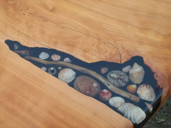 14 Ingenious Solutions For Cracked Tables To Be Filled With Seashells, Stones, And Starfish By Woodcraft By Design