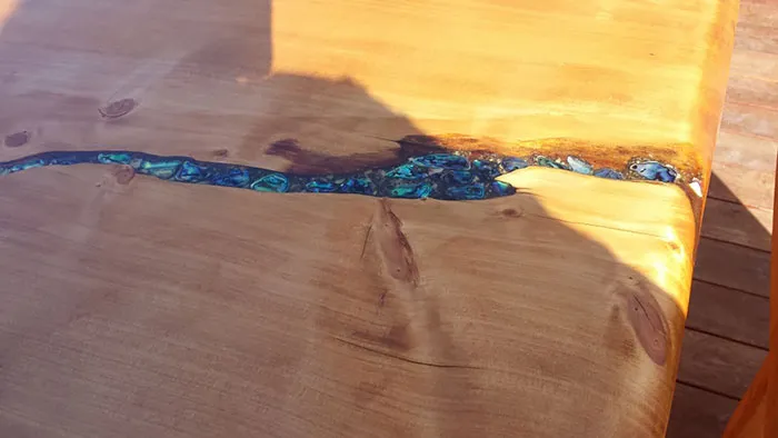 14 Ingenious Solutions For Cracked Tables To Be Filled With Seashells, Stones, And Starfish By Woodcraft By Design
