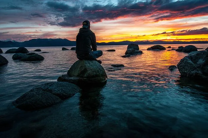 30 Life-Saving Tips To Remember In Times Of Crisis, According To Folks Online
