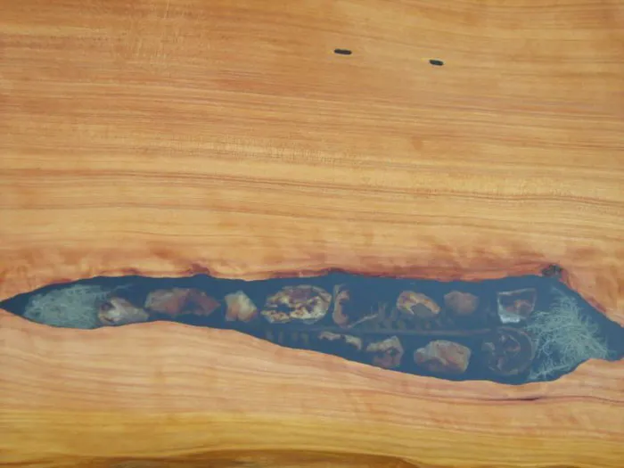 14 Ingenious Solutions For Cracked Tables To Be Filled With Seashells, Stones, And Starfish By Woodcraft By Design