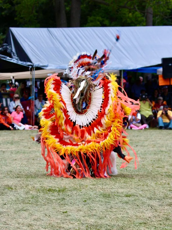 Powwow: 29 New Pictures Of Dancers And Their Beautiful Costumes