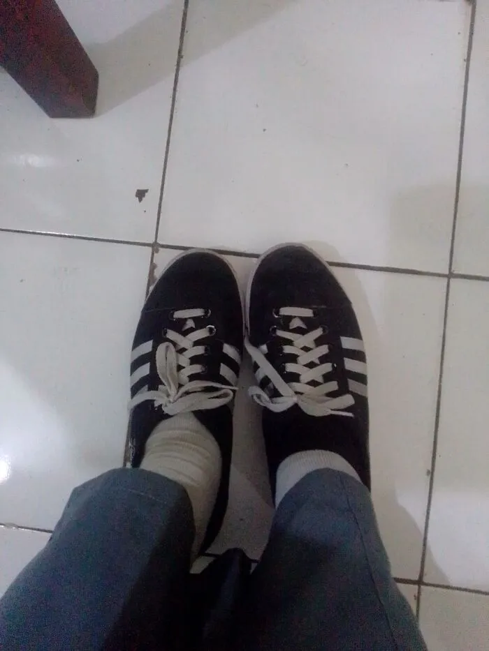 I'm Wearing These To School Right Now. A Pair Of Black Volleyball Shoes