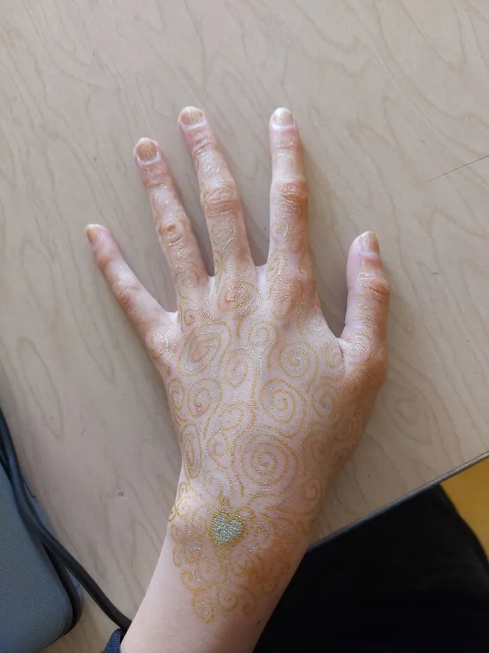 I Did Gold Today, Mostly Cause My BF Likes Sparkly Stuff And My Gold Pens Sparkle