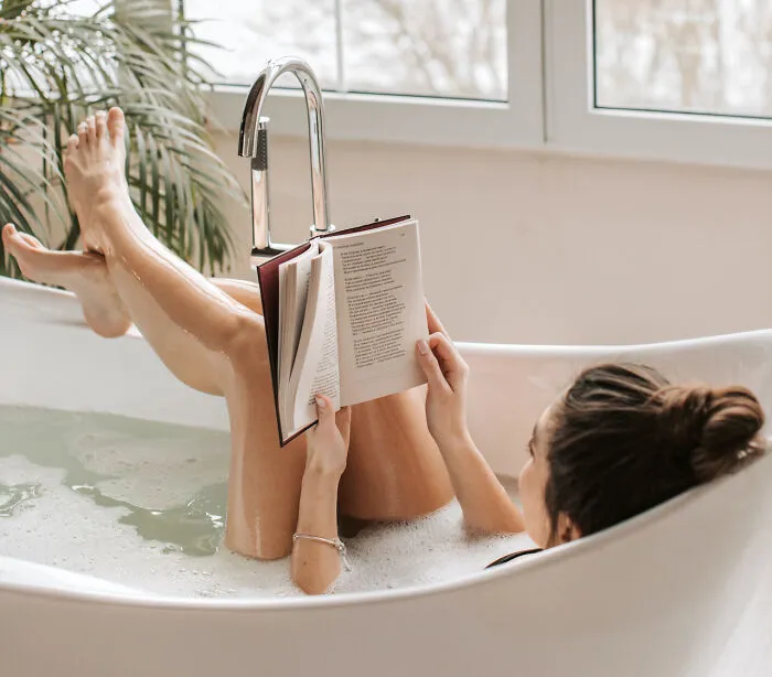 “If My Husband Went To Bed At The Same Time As Me”: 30 Women Share Simple Things That Can Go A Long Way In Improving Romantic Relationships