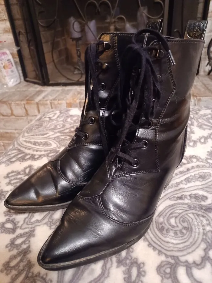 My Killstar Raven Boots- They Even Have Little Pentacles!