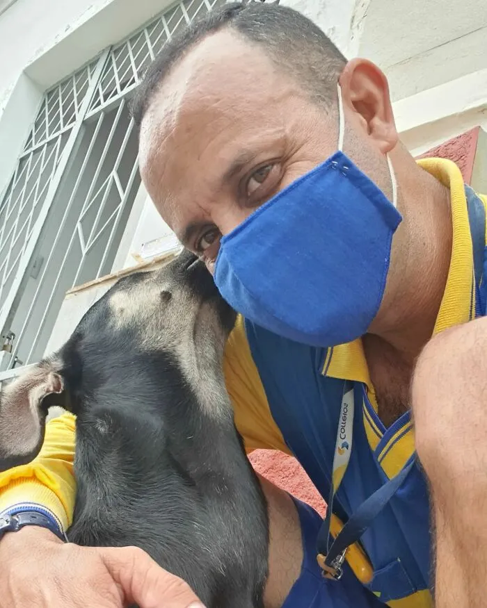 Mailman Takes Selfies With Every Animal That He Befriends While On His Job, And Here Are The Newest 30 Photos