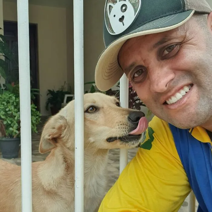 Mailman Takes Selfies With Every Animal That He Befriends While On His Job, And Here Are The Newest 30 Photos