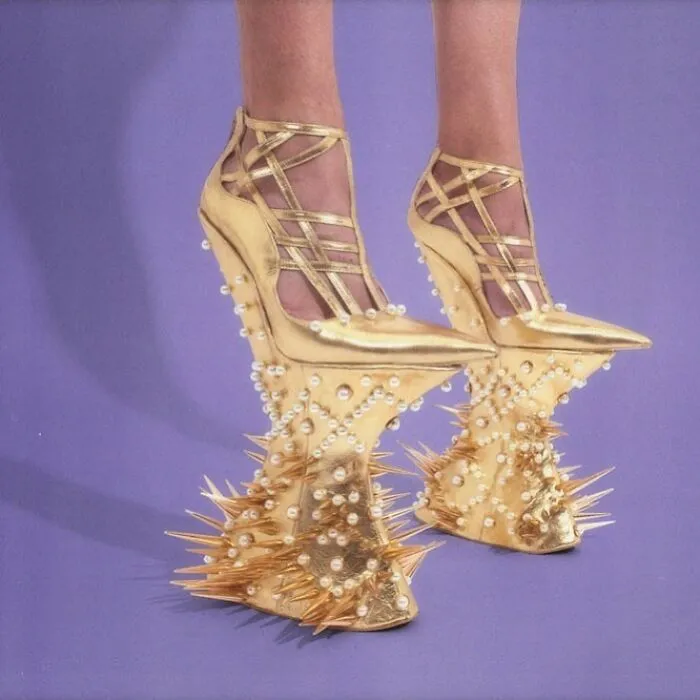 Not Your Everyday Surreal Heels By This Australian Designer (36 Pics)