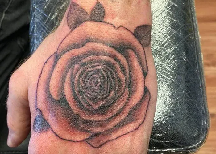 "Seems A Tad Done To Death": 30 Tattoo Designs That Scream “I Have No Creativity,” According To People Online