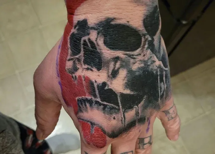 "Seems A Tad Done To Death": 30 Tattoo Designs That Scream “I Have No Creativity,” According To People Online