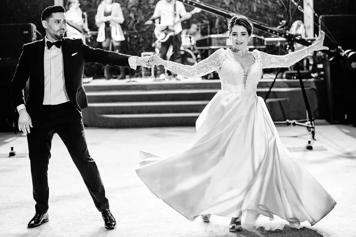 I Am A Wedding Photographer Who Captured Mesmerizing Moments In 30 Black And White Images