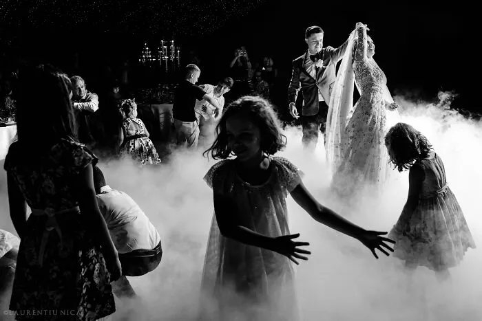 I Am A Wedding Photographer Who Captured Mesmerizing Moments In 30 Black And White Images