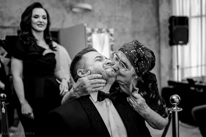 I Am A Wedding Photographer Who Captured Mesmerizing Moments In 30 Black And White Images