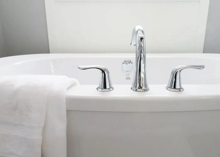 “What Is The Weirdest Rule You Had To Follow While A Guest At Someone’s House?” (40 Answers)