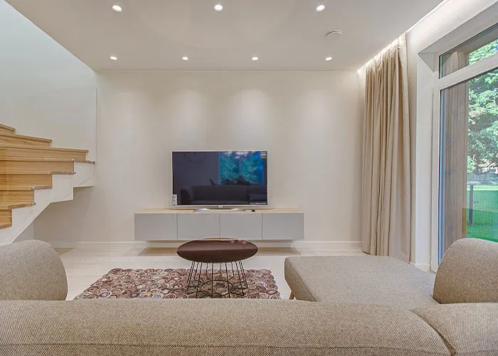 “What Is The Weirdest Rule You Had To Follow While A Guest At Someone’s House?” (40 Answers)