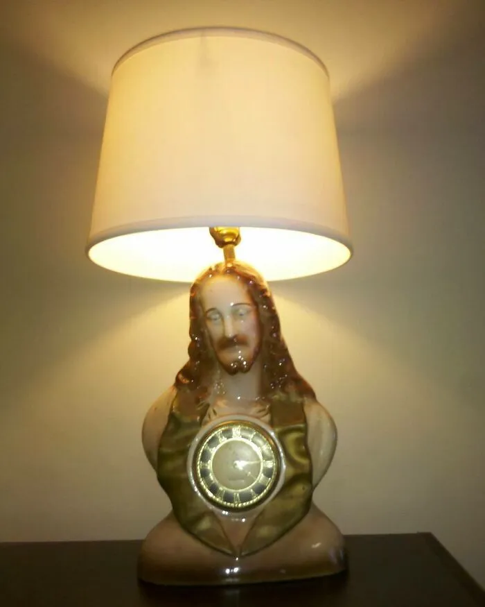 50 Of The Most 'Cursed' Photos Shared On This Instagram Page