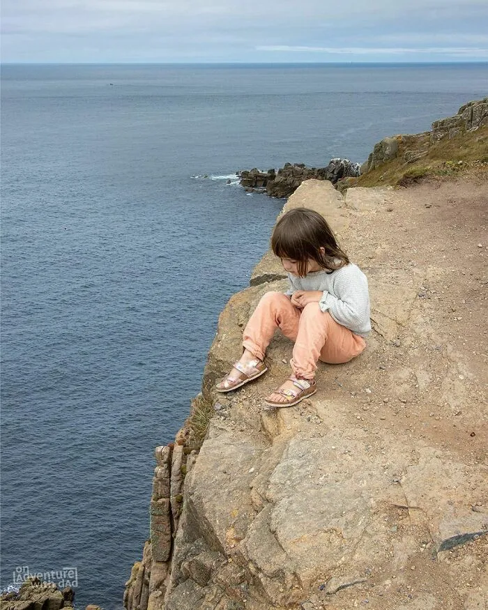 3 Years Ago I Edited My First Picture Of Alix. One Of Those Earlier Pictures Was Made During A Trip In The UK. And Since We’re On A Trip In The UK On This Exact Moment, I Couldn’t Resist Recreating This One To Celebrate!  It’s Also Amazing To See How Much Alix Has Grown. Time Really Flies, But She’ll Always Stay My Little Girl