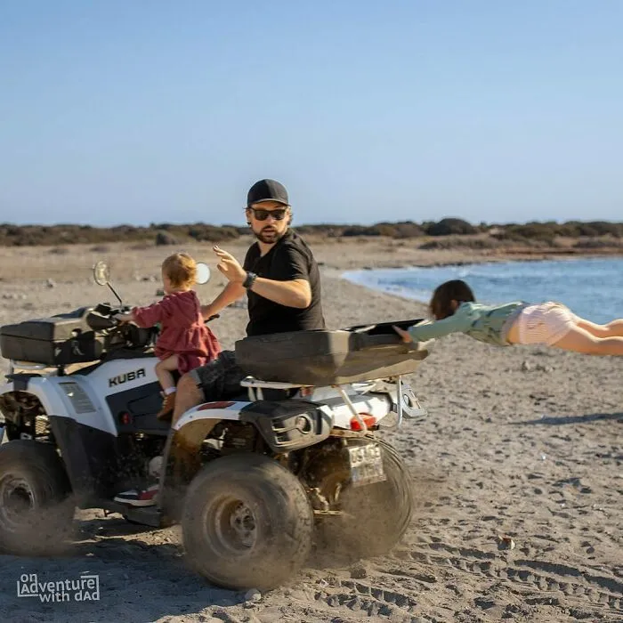 Cuando estábamos de vacaciones en Turquía, las chicas querían montar en cuatrimoto. No sabíamos que Aster no pensaba conducir a la velocidad permitida