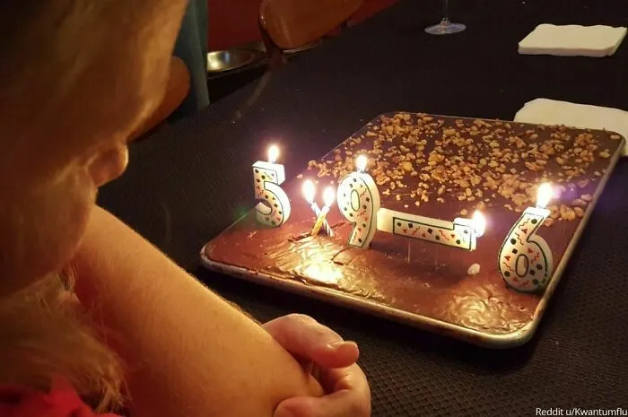 “Cuando tienes velas, pero no las ‘correctas’ para el cumpleaños número 39 de tu esposa”