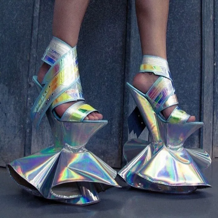 Not Your Everyday Surreal Heels By This Australian Designer (36 Pics)