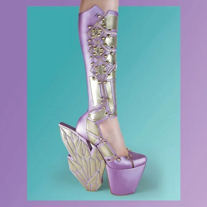 Not Your Everyday Surreal Heels By This Australian Designer (36 Pics)