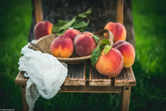 1st Place, Young - 10 And Under: Peaches By Maja Kowalczyk (Poland)