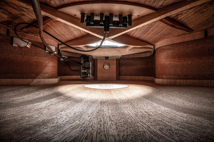 Inside The World's Most Popular Guitar