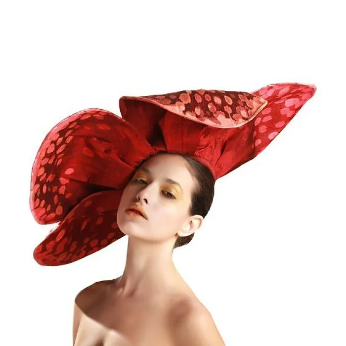 This Millinery Designer Creates The Craziest Headpieces And Hats That I’ve Ever Seen (62 Pics)