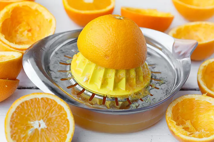Squeezing of orange juice