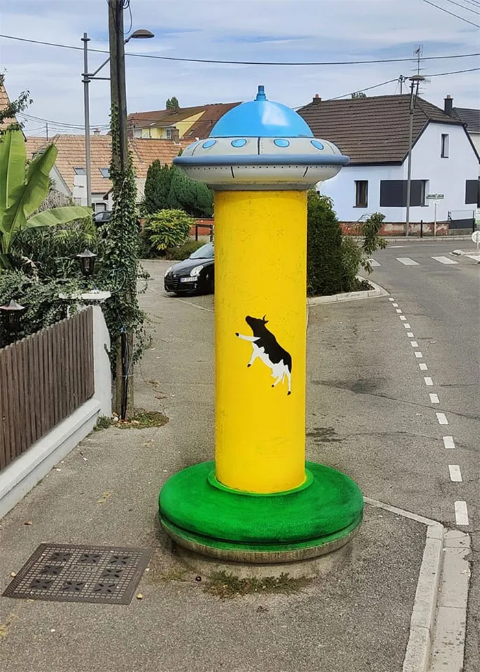 30 Ingeniosas y divertidas obras de arte urbano de las calles de Francia por Oakoak (nuevas fotos)