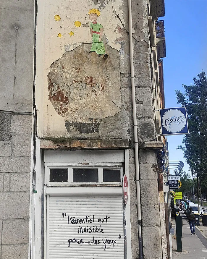 30 Clever And Funny Interventions On The Streets Of France By Oakoak (New Pics)