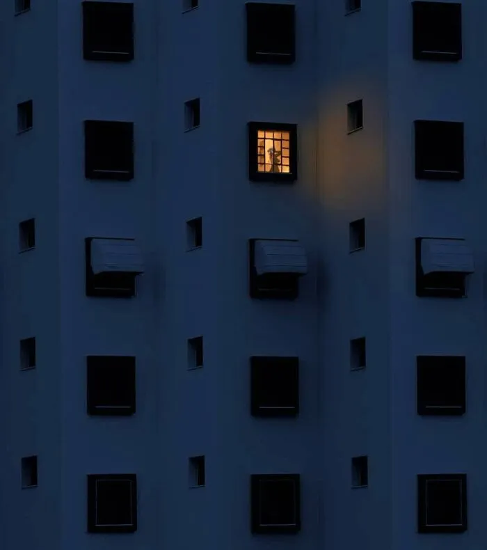 Una cuenta de Instagram sube fotografías urbanas que captan incidentes y encuentros aleatorios dentro de lugares públicos (30 nuevas fotos)