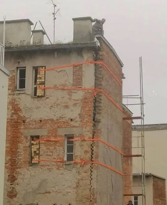 50 Unfortunate Construction Fails That Are Terrifying But Hilarious