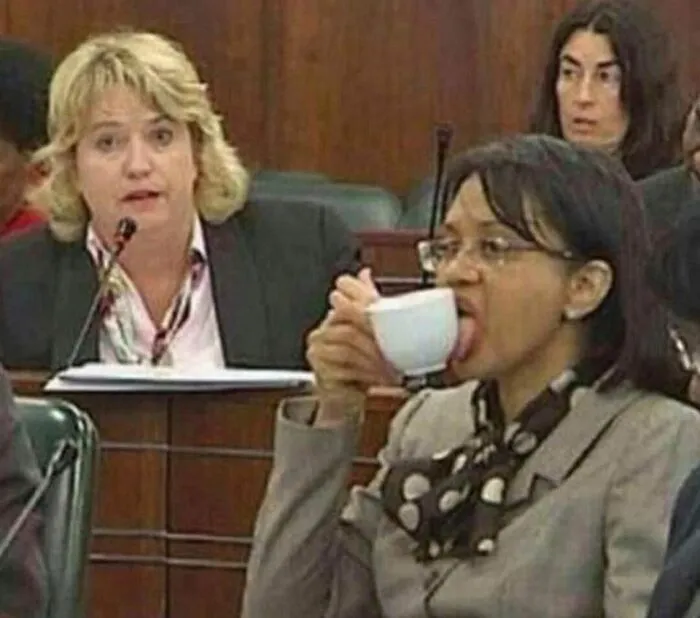 23 Momentos confusos de humanos haciendo cosas de humanos (nuevas fotos)
