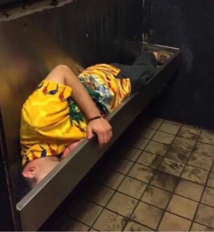23 Momentos confusos de humanos haciendo cosas de humanos (nuevas fotos)