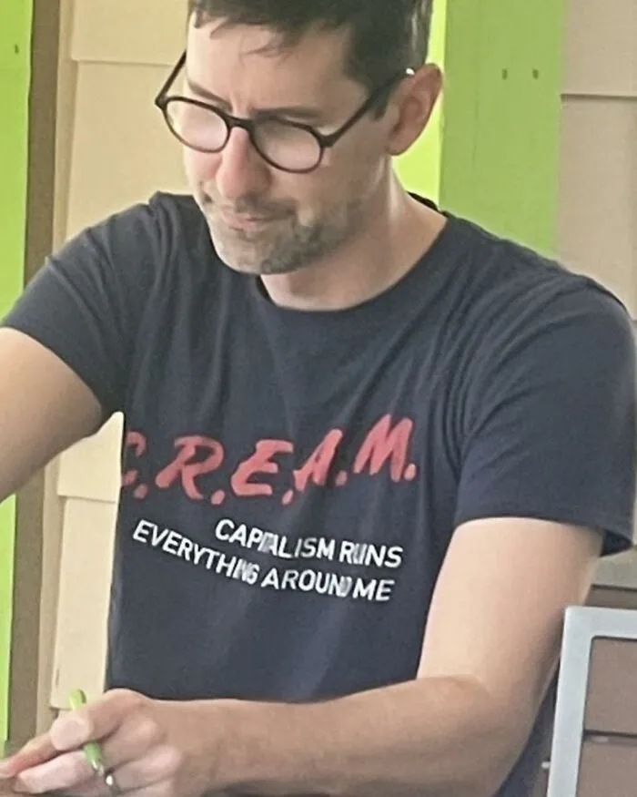 50 Questionable Yet Funny Shirts Spotted In Public, As Shared By The "Good Shirts" Instagram Account (New Pics)