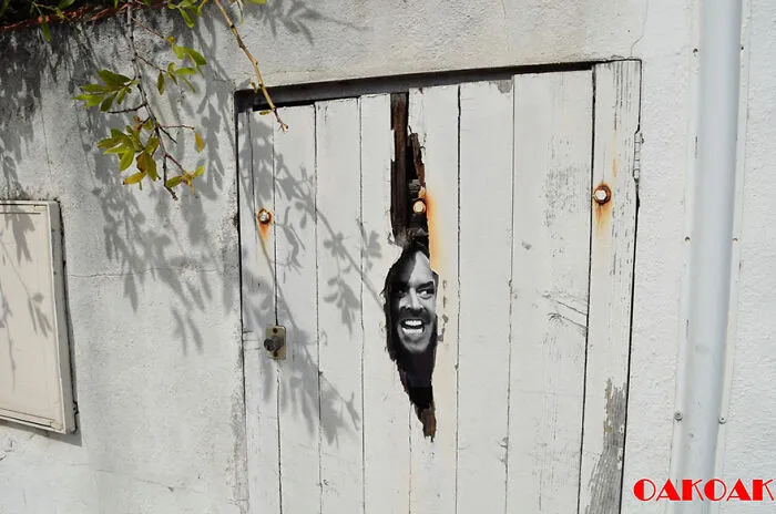30 Ingeniosas y divertidas obras de arte urbano de las calles de Francia por Oakoak (nuevas fotos)