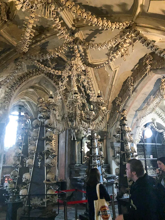 La iglesia de huesos en la República Checa