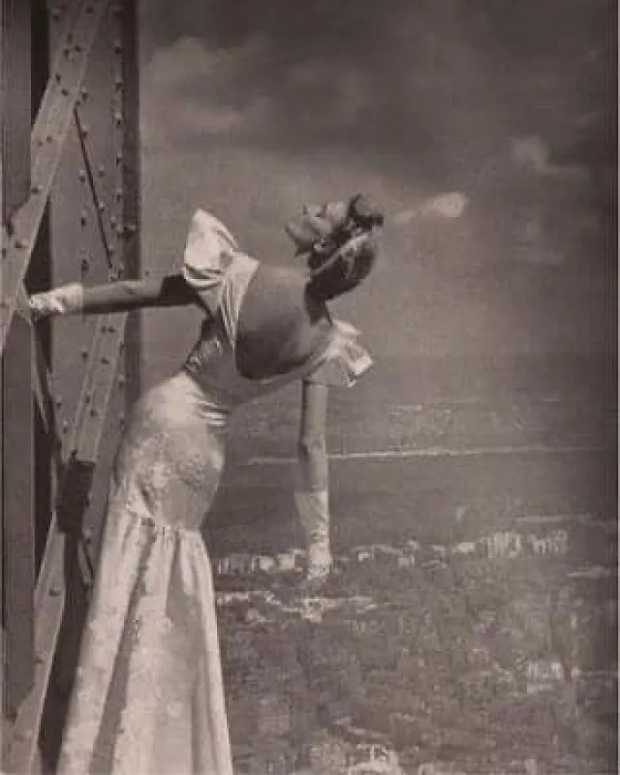 Lisa Fonssagrives en la Torre Eiffel, 1939
