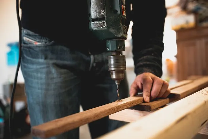 “Don’t Use Credit Cards, Use Cash For Everything”: 30 People Debunk Frugal Hacks That Just Don’t Work