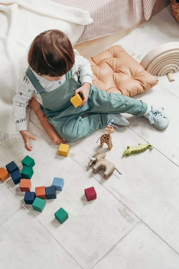 "What Screams 'I'm A Terrible Parent'?" (30 Answers)