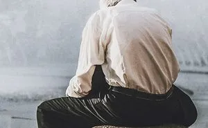 “My 70-Year-Old Father Married A 20-Year-Old”: 35 Creepy Things Folks Online Have Witnessed