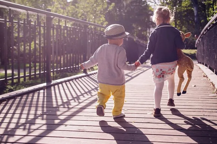 "What Screams 'I'm A Terrible Parent'?" (30 Answers)